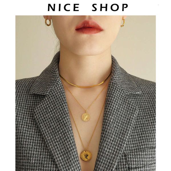 nice new 18k gold-plated portrait necklace large gold coin pendant fashion ins folding clavicle chain, Silver
nice new 18k gold-plated portrait necklace large gold coin pendant fashion ins folding clavicle chain, Silver