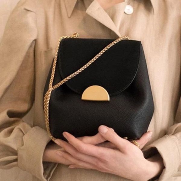 shoulder bags retro lady france cross body bag luxury designer bucket small chain handbags women leather
shoulder bags retro lady france cross body bag luxury designer bucket small chain handbags women leather