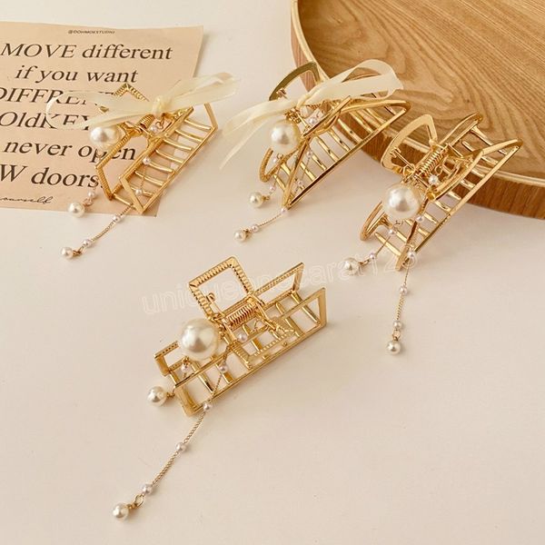 fashion hollow gold metal hair claw for women pearl pendant clamps hairpin female hair accessories jewelry, Slivery;golden
fashion hollow gold metal hair claw for women pearl pendant clamps hairpin female hair accessories jewelry, Slivery;golden
