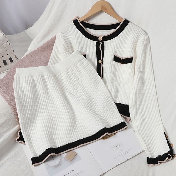 2021 korean spring knitted suit new autumn 2 piece set women short sweater cardigan + bodycon mini skirt two-piece suits yivc, Black;gray
2021 korean spring knitted suit new autumn 2 piece set women short sweater cardigan + bodycon mini skirt two-piece suits yivc, Black;gray