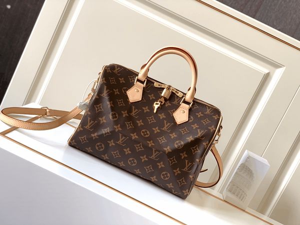 luxurys designers fashion women bag shoulder bags lady totes handbags speedy with key lock shoulder strap dust bag gg's louis's vu
luxurys designers fashion women bag shoulder bags lady totes handbags speedy with key lock shoulder strap dust bag gg's louis's vu