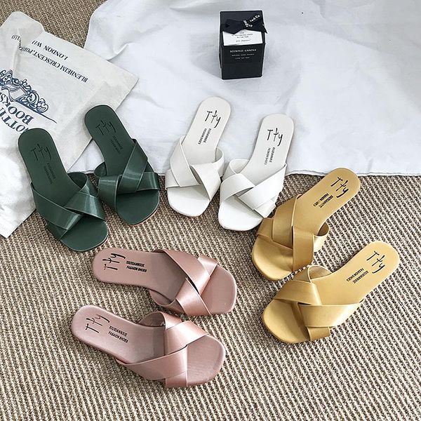 2021 summer new cross slippers flat bottom non-slip one-word drag soft bottom simple outer wear waterproof plain color, Black
2021 summer new cross slippers flat bottom non-slip one-word drag soft bottom simple outer wear waterproof plain color, Black