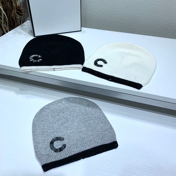 womens mens knitted hat fashion designer hats wool beanie caps winter street cap luxurys letters casquette habbly, Blue;gray
womens mens knitted hat fashion designer hats wool beanie caps winter street cap luxurys letters casquette habbly, Blue;gray