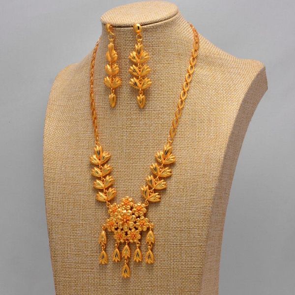 earrings & necklace dubai gold jewelry sets for women chic style flower shining necklaces party wedding fashion, Silver
earrings & necklace dubai gold jewelry sets for women chic style flower shining necklaces party wedding fashion, Silver