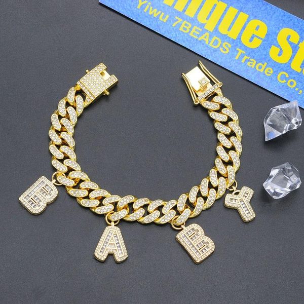 charm bracelets 2021 100% cz zircon hip hop iced out baby letter charms bracelet wholesale unique star angel drop, Golden;silver
charm bracelets 2021 100% cz zircon hip hop iced out baby letter charms bracelet wholesale unique star angel drop, Golden;silver