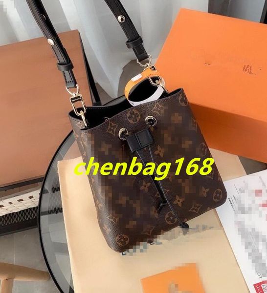 7a 2021 classic leather bag women embossing handbags womens shoulder crossbody vintage clutch tote messensger bags mix style wallets purse w, Red;black
7a 2021 classic leather bag women embossing handbags womens shoulder crossbody vintage clutch tote messensger bags mix style wallets purse w, Red;black