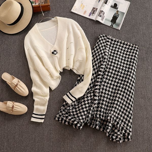 2021 new fashion two outfits knit sweater cropped + irregular tweed skirt suits high street women 2 piece sets ytay, Black;gray
2021 new fashion two outfits knit sweater cropped + irregular tweed skirt suits high street women 2 piece sets ytay, Black;gray
