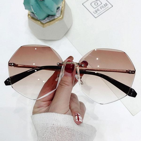 sunglasses 2021 vintage rimless women's fashion brand design lady sun glasses classic alloy frame shades uv400 eyewear, White;black
sunglasses 2021 vintage rimless women's fashion brand design lady sun glasses classic alloy frame shades uv400 eyewear, White;black