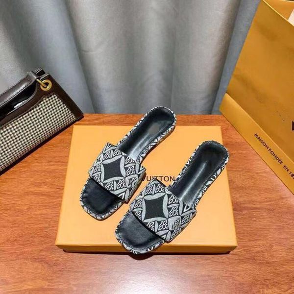 slippers female designer ladies flat sandals summer shoes outdoor fashion holiday gifts, Black
slippers female designer ladies flat sandals summer shoes outdoor fashion holiday gifts, Black