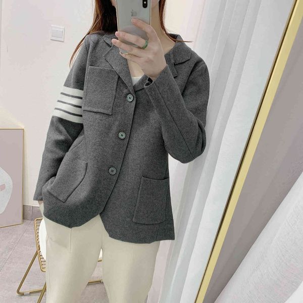 2021 autumn winter tide brand tb women's sweater four bar coat british versatile suit college style cardigan, White;black
2021 autumn winter tide brand tb women's sweater four bar coat british versatile suit college style cardigan, White;black