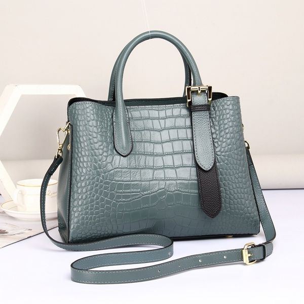 fashion women's bag genuine leather crocodile diana 2021 new messenger hand simple and versatile single shoulder 6058
fashion women's bag genuine leather crocodile diana 2021 new messenger hand simple and versatile single shoulder 6058