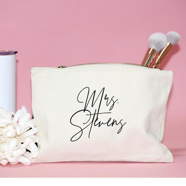 gift wrap personalized script bridesmaid makeup bag canvas cosmetic for bride party cutom mother of the groom make up
gift wrap personalized script bridesmaid makeup bag canvas cosmetic for bride party cutom mother of the groom make up
