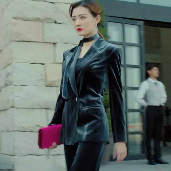 spring and autumn new female temperament solid color velvet blazer casual business pants two-piece suit k3r6, White;black
spring and autumn new female temperament solid color velvet blazer casual business pants two-piece suit k3r6, White;black