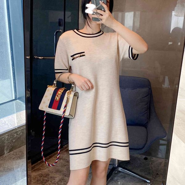 dress skirt 2021 early spring straight tube fashion simple knitted wool short sleeves slim jumpsuit women's wear, Black;gray
dress skirt 2021 early spring straight tube fashion simple knitted wool short sleeves slim jumpsuit women's wear, Black;gray