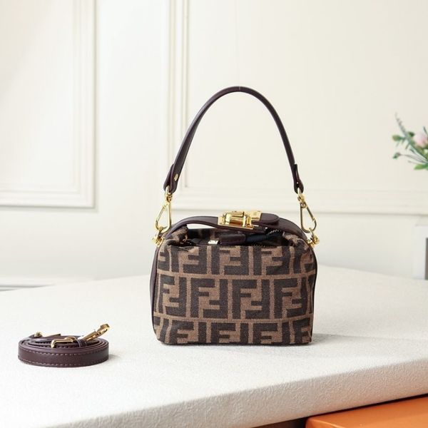 the latest bag for women in 2020. star's one shoulder messenger handbag, lunch box bag, versatile zmm
the latest bag for women in 2020. star's one shoulder messenger handbag, lunch box bag, versatile zmm