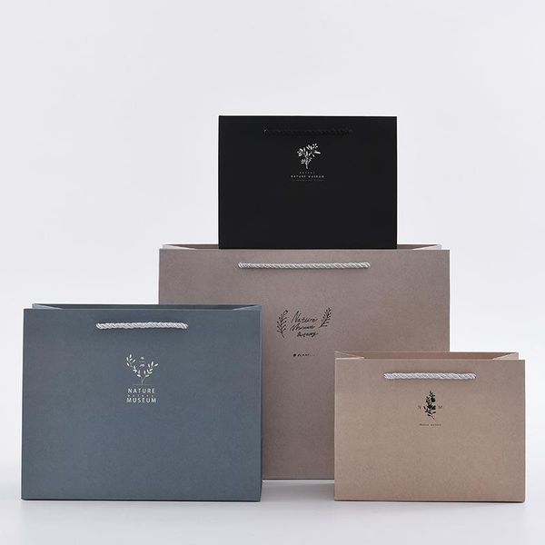 gift wrap fashion kraft paper bag clothing portable men's shopping size 25cmx12cmx33cm spot customization
gift wrap fashion kraft paper bag clothing portable men's shopping size 25cmx12cmx33cm spot customization