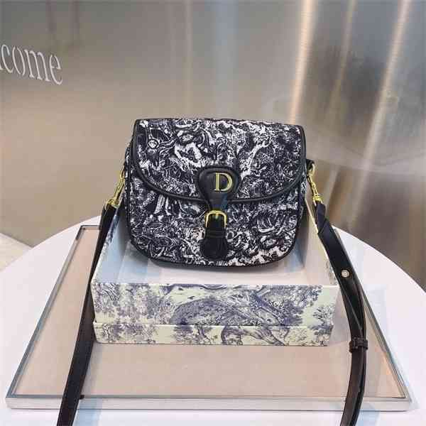 art moving museum ink painting saddle canvas new fashion women's bag single shoulder messenger bag handbags deals
art moving museum ink painting saddle canvas new fashion women's bag single shoulder messenger bag handbags deals