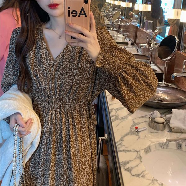 temperament women's spring floral korean large 2021 loose new chiffon light mature fashion french pleated dress hot, Black;gray
temperament women's spring floral korean large 2021 loose new chiffon light mature fashion french pleated dress hot, Black;gray