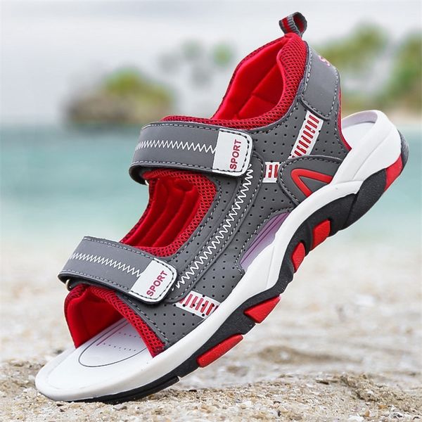 ulknn boy sandals summer new fashion boy student child slip soft bottom child open toe sandals 210306, Black;red
ulknn boy sandals summer new fashion boy student child slip soft bottom child open toe sandals 210306, Black;red
