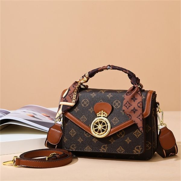 designer sale fashionable and popular women's bag new silk scarf portable small square old flower wide shoulder belt single shoulder me
designer sale fashionable and popular women's bag new silk scarf portable small square old flower wide shoulder belt single shoulder me
