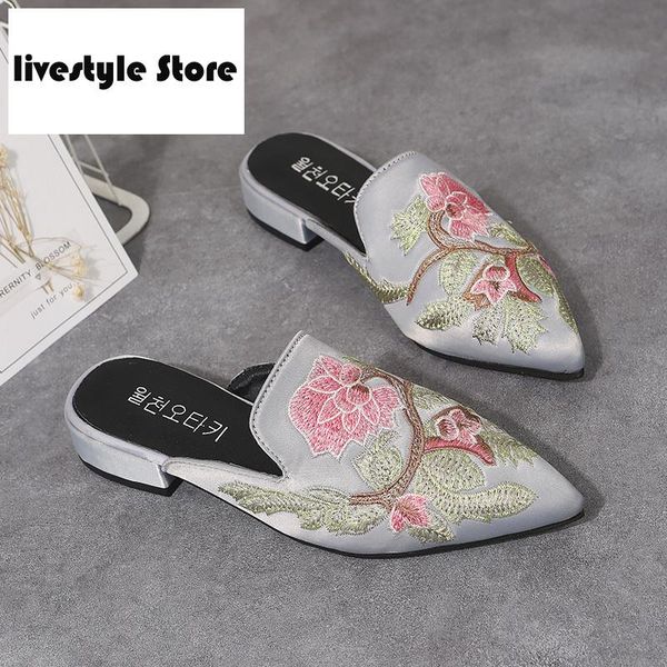 2021 women mules flower embroidery shoes summer pointed toe women slippers flat slip-on elegant ladies office shoes, Black
2021 women mules flower embroidery shoes summer pointed toe women slippers flat slip-on elegant ladies office shoes, Black