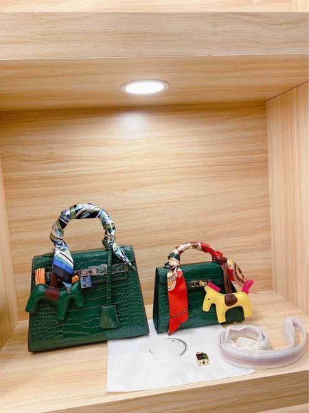 boots bags handbags designer bag classic vintage bag orange middle inner patch small square soft handle solid vertical alligator lock
boots bags handbags designer bag classic vintage bag orange middle inner patch small square soft handle solid vertical alligator lock