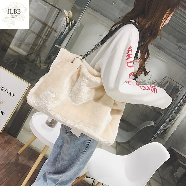 cross body fashion large capacity tote women shoulder bags designer plush handbags luxury faux fur messenger bag lady big purse 2021 winter
cross body fashion large capacity tote women shoulder bags designer plush handbags luxury faux fur messenger bag lady big purse 2021 winter