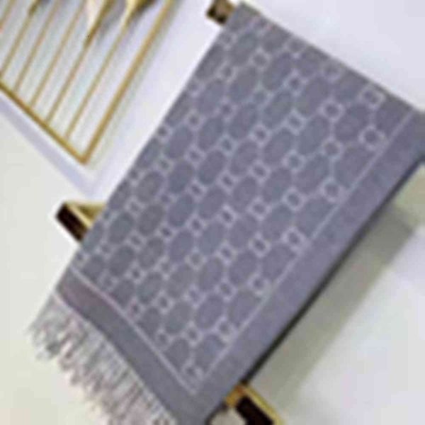 2021 new scarf designer scarves mens womens luxury classic letters check shawls and shawl scarfs for women 6 colors optional with exquisite, Blue;gray
2021 new scarf designer scarves mens womens luxury classic letters check shawls and shawl scarfs for women 6 colors optional with exquisite, Blue;gray