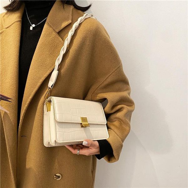 2021 fashion new fashion square twist braid alligator shoulder one lock small winter bag messenger bag glpml
2021 fashion new fashion square twist braid alligator shoulder one lock small winter bag messenger bag glpml