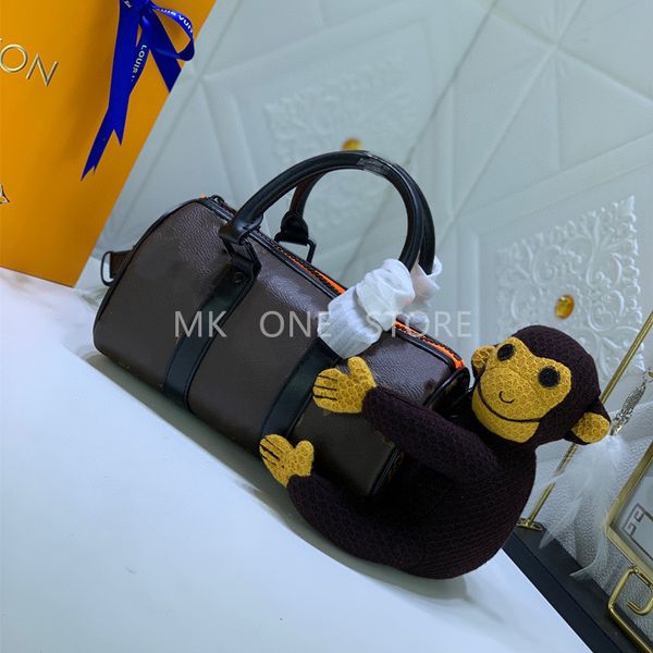 luxurys designers shoulder bags handbags woman fashion nano bag zoom with friends tote female canvas and matte black leather with cute monke
luxurys designers shoulder bags handbags woman fashion nano bag zoom with friends tote female canvas and matte black leather with cute monke