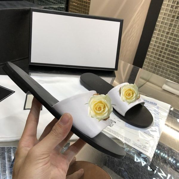 2021designer baotou women slippers classic soft cowhide outdoor beach flat lazy slippers 100% leather metal luxury lady slippers size 35-41, Black
2021designer baotou women slippers classic soft cowhide outdoor beach flat lazy slippers 100% leather metal luxury lady slippers size 35-41, Black