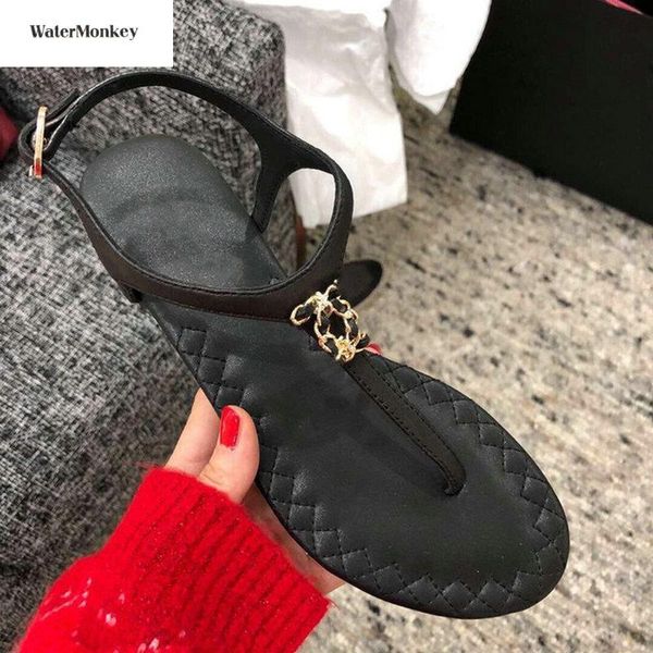 sandals luxury designer women 2021 plaid leather fashion leisure beach flip-flops flat bottom metal chain slides, Black
sandals luxury designer women 2021 plaid leather fashion leisure beach flip-flops flat bottom metal chain slides, Black