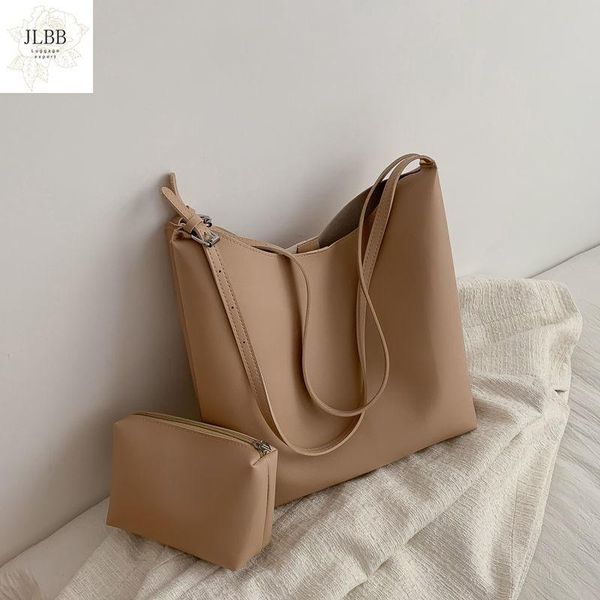 vintage large capacity totes designer wide strap shoulder bags luxury pu leather crossbody bag lady buckets bag composite purses
vintage large capacity totes designer wide strap shoulder bags luxury pu leather crossbody bag lady buckets bag composite purses