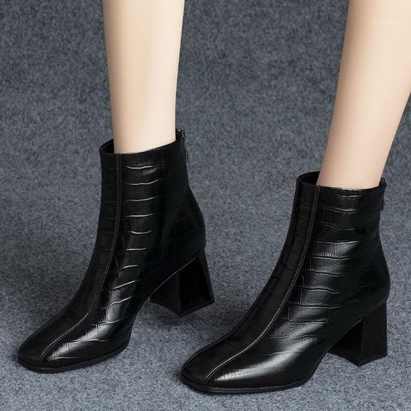 boots genuine leather short boots,women autumn/winter shoes 2021,square toe,thick heel,back zip,female footware black,1
boots genuine leather short boots,women autumn/winter shoes 2021,square toe,thick heel,back zip,female footware black,1