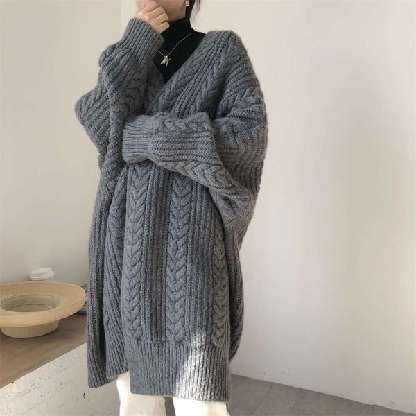 2021v-neck thickened sweater women's autumn winter 2020 new lazy loose medium length twist knitted cardigan coat, White;black
2021v-neck thickened sweater women's autumn winter 2020 new lazy loose medium length twist knitted cardigan coat, White;black