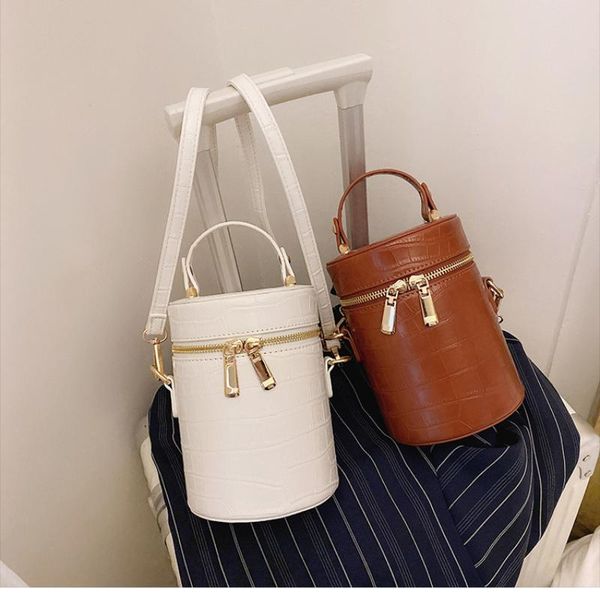 evening bags portable bag women's 2021 fashion foreign style messenger summer texture stone bucket
evening bags portable bag women's 2021 fashion foreign style messenger summer texture stone bucket