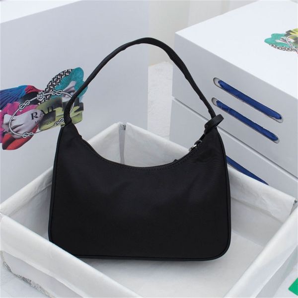 star's same hobo underarm bag new nylon cloth middle ancient kendou's portable one shoulder women's
star's same hobo underarm bag new nylon cloth middle ancient kendou's portable one shoulder women's