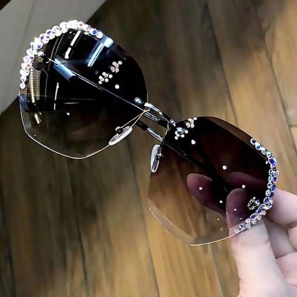 net red ins sunglasses women inlaid with diamond korean chaoyuan face street po sun proof polarized glasses ultraviolet, White;black
net red ins sunglasses women inlaid with diamond korean chaoyuan face street po sun proof polarized glasses ultraviolet, White;black