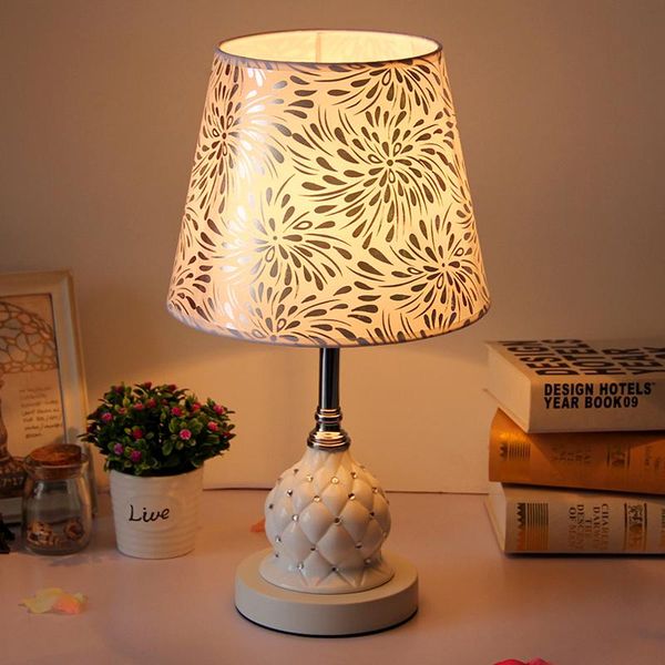 table lamps brief modern luxury lamp fabric lampshade bedside desk light
table lamps brief modern luxury lamp fabric lampshade bedside desk light