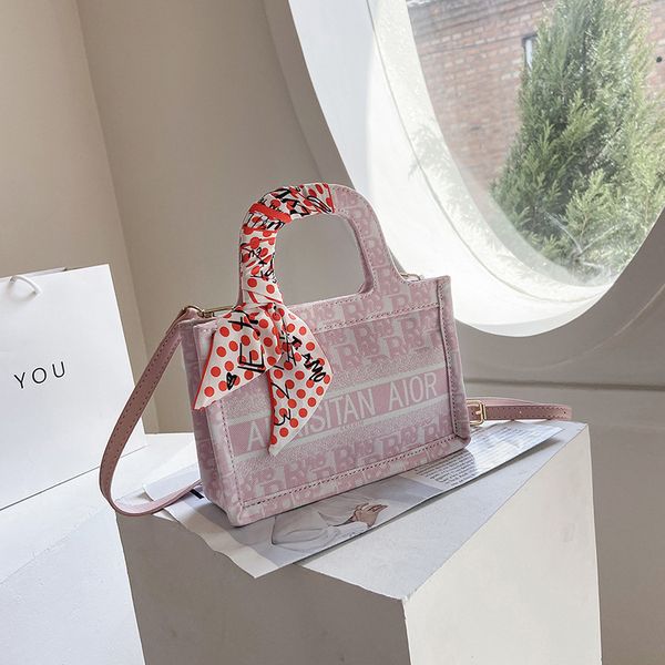 luxury handbags 2021 new trend fashion texture single shoulder messenger letter embroidery handbag tote bag
luxury handbags 2021 new trend fashion texture single shoulder messenger letter embroidery handbag tote bag