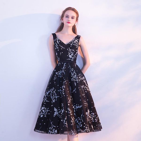 ethnic clothing black v-neck embroidery flower pleated dresses elegant sleeveless mid-length slim evening dress summer satin skirt gown, Red
ethnic clothing black v-neck embroidery flower pleated dresses elegant sleeveless mid-length slim evening dress summer satin skirt gown, Red