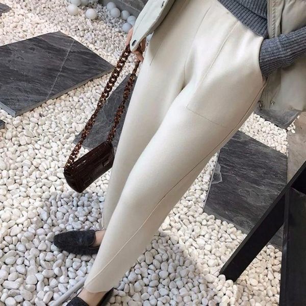 2021 women autumn winter knitted harem pants lady elegant high waist straight trouser female pocket casual loose solid pant h126, Black;white
2021 women autumn winter knitted harem pants lady elegant high waist straight trouser female pocket casual loose solid pant h126, Black;white