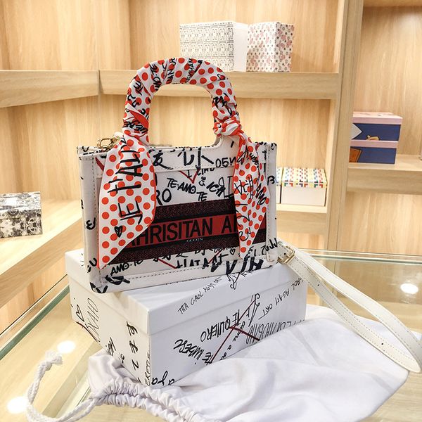 luxury handbags 2021 tanabata valentine's day book shopping women's shoulder portable diagonal bag net red one shoulder tote bag t
luxury handbags 2021 tanabata valentine's day book shopping women's shoulder portable diagonal bag net red one shoulder tote bag t