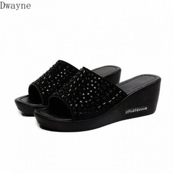 2020 new slippers women summer fashion wear muffin thick bottom word beach shoes wedge heel rhinestone sandals and slippers k6g9#, Black
2020 new slippers women summer fashion wear muffin thick bottom word beach shoes wedge heel rhinestone sandals and slippers k6g9#, Black
