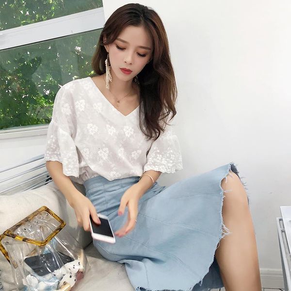 mishow 2021 new short sleeve blouses white floral v neck shirts lace female clothing casual chiffon women mx18b4580
mishow 2021 new short sleeve blouses white floral v neck shirts lace female clothing casual chiffon women mx18b4580