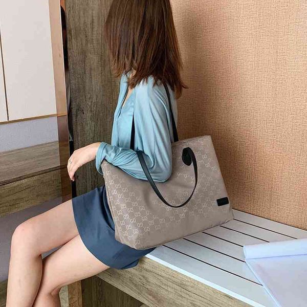 2022 factory wholesale new model women's large capacity one shoulder tote oxford cloth simple bags
2022 factory wholesale new model women's large capacity one shoulder tote oxford cloth simple bags