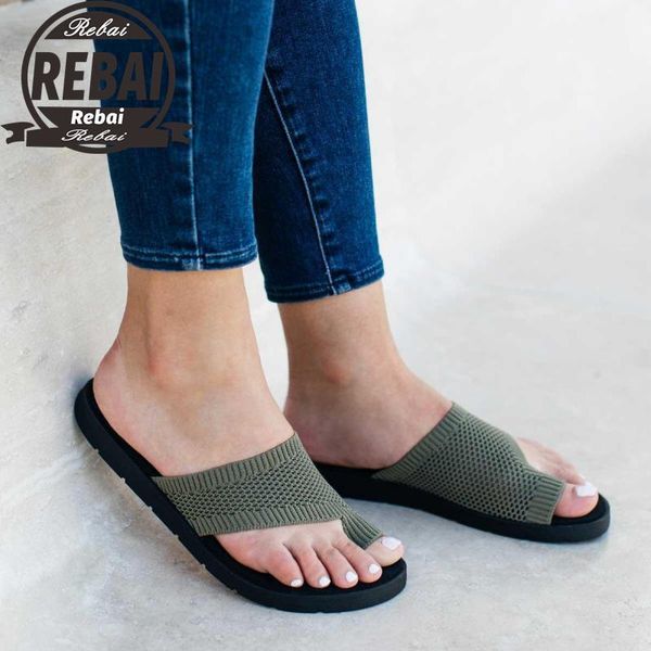 slippers 2021 women comfortable soft hollow out female flat shoes fashion casual outdoor solid color ladies flip flops35-43, Black
slippers 2021 women comfortable soft hollow out female flat shoes fashion casual outdoor solid color ladies flip flops35-43, Black