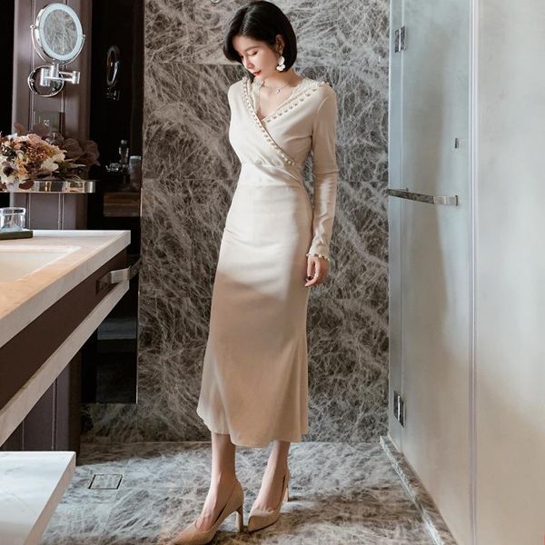 casual dresses 2021 temperament feminine v-neck stitching lace pearl fishtail dress, Black;gray
casual dresses 2021 temperament feminine v-neck stitching lace pearl fishtail dress, Black;gray