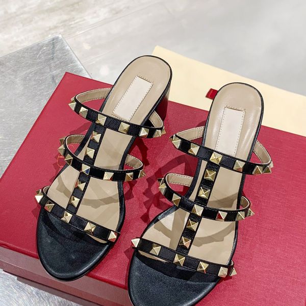 v family heightening thick heel sandals riveted medium and high 2021 fashion leather surface wearing women's casual heels, Black
v family heightening thick heel sandals riveted medium and high 2021 fashion leather surface wearing women's casual heels, Black