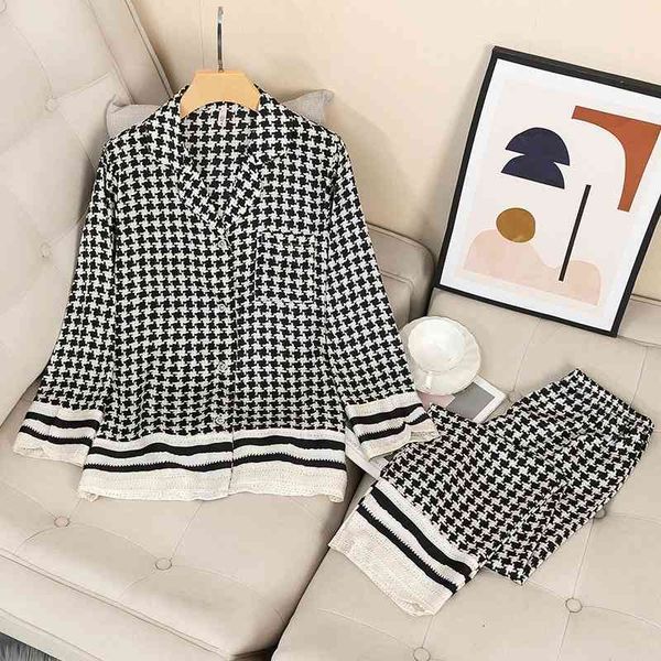 women's sleepwear plaid 2pcs sleep set spring pajamas suit women satin nightwear intimate lingerie long sleeve casual pyjamas lape, Black;red
women's sleepwear plaid 2pcs sleep set spring pajamas suit women satin nightwear intimate lingerie long sleeve casual pyjamas lape, Black;red